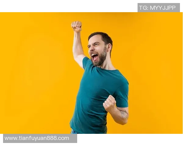 足球明星拳头真实图片展现运动员的力量与激情