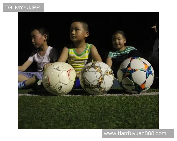 孩子挑选足球明星是否有助于他们的成长与发展探讨 孩子挑选足球明星是否有助于他们的成长与发展探讨